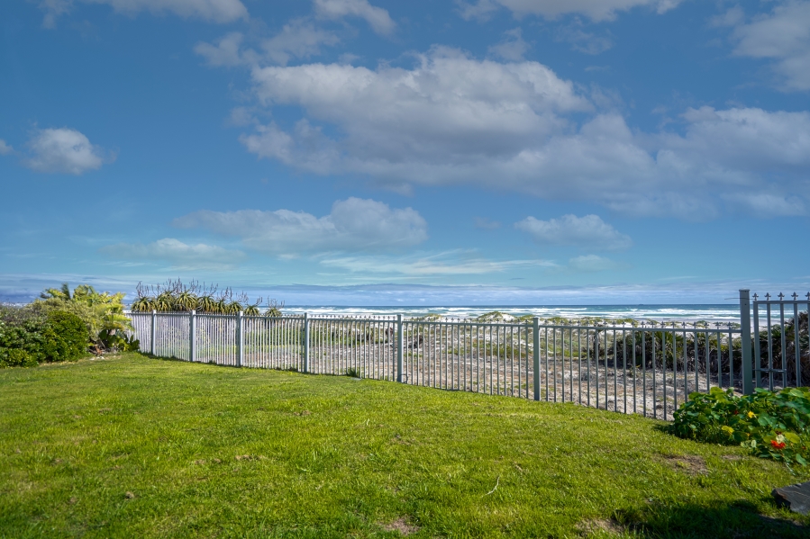 4 Bedroom Property for Sale in Van Riebeeckstrand Western Cape